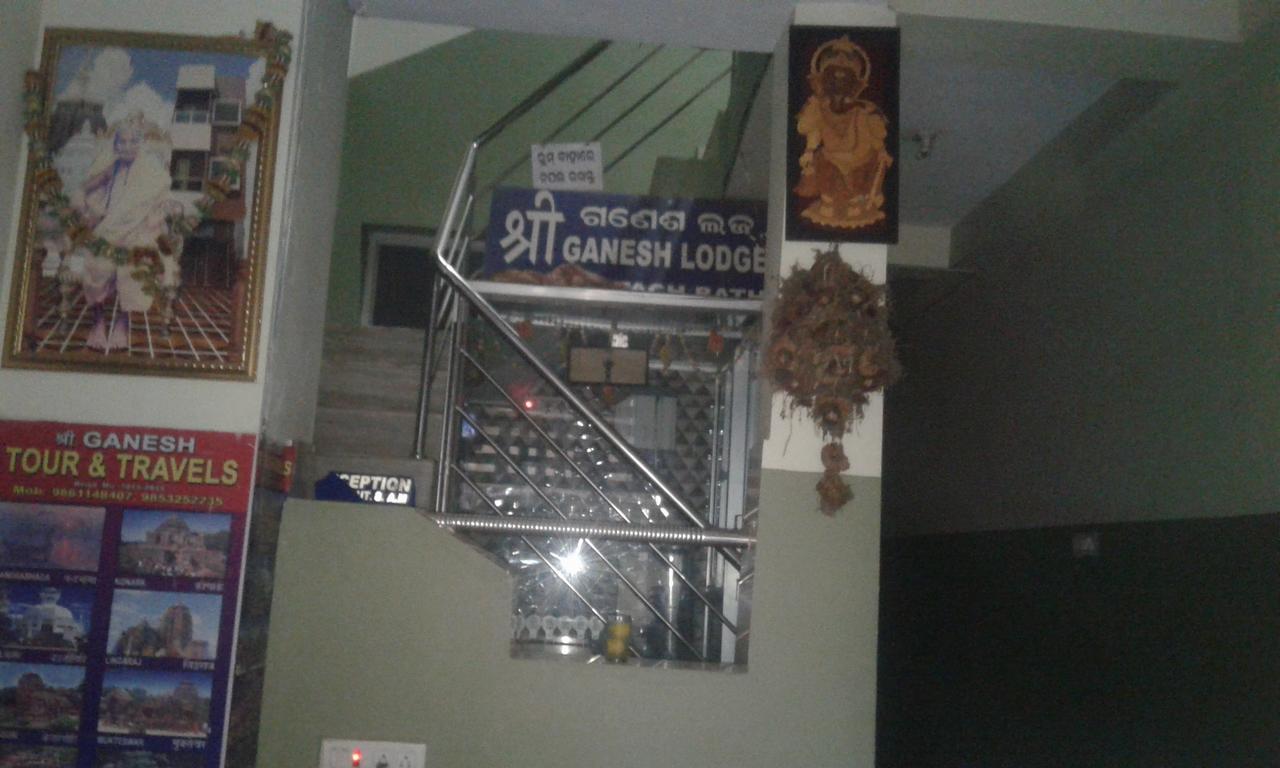 Ganesh Lodge Puri Eksteriør bilde